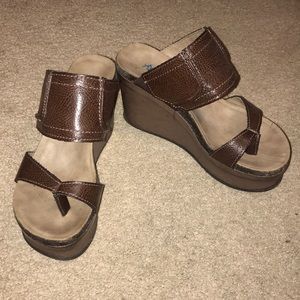 Brookfield Look a Like Wedges